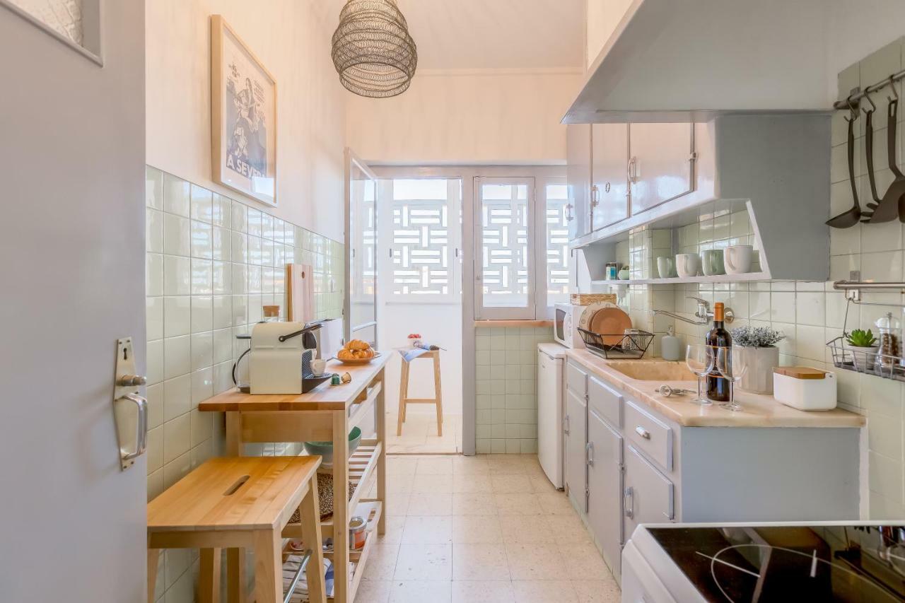 Renovated Sunny Apartment With Amazing Sunset Balcony , By Timecooler Лиссабон Экстерьер фото