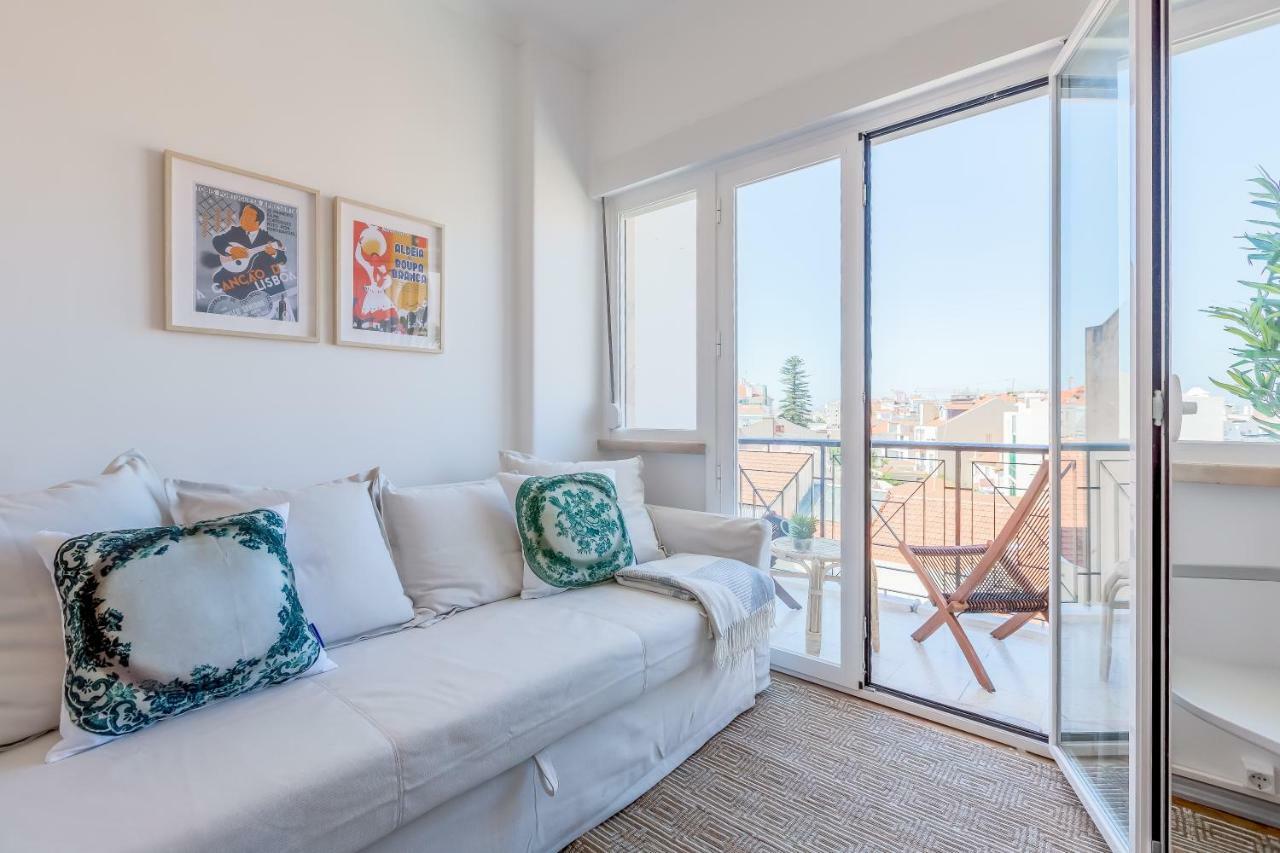 Renovated Sunny Apartment With Amazing Sunset Balcony , By Timecooler Лиссабон Экстерьер фото