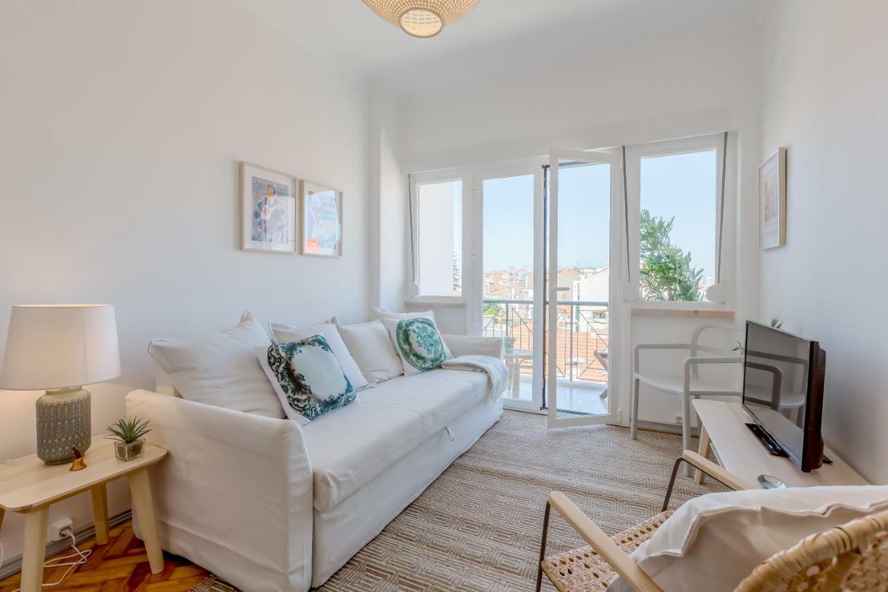 Renovated Sunny Apartment With Amazing Sunset Balcony , By Timecooler Лиссабон Экстерьер фото