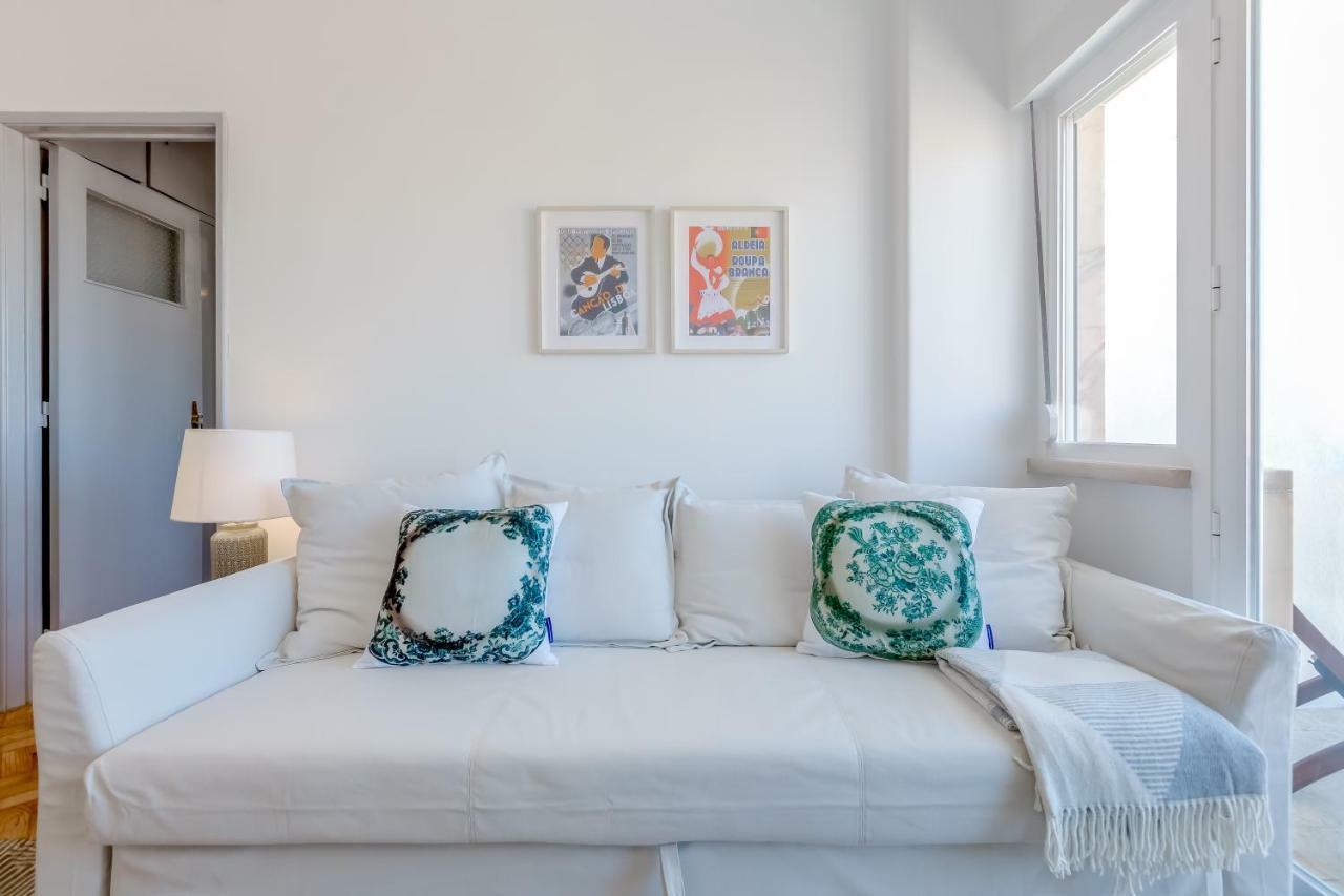 Renovated Sunny Apartment With Amazing Sunset Balcony , By Timecooler Лиссабон Экстерьер фото