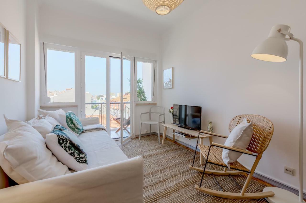 Renovated Sunny Apartment With Amazing Sunset Balcony , By Timecooler Лиссабон Экстерьер фото