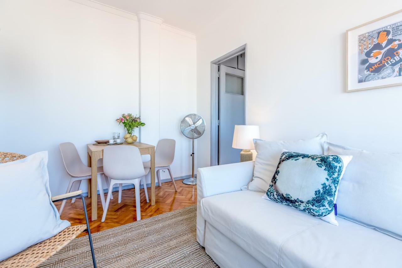 Renovated Sunny Apartment With Amazing Sunset Balcony , By Timecooler Лиссабон Экстерьер фото